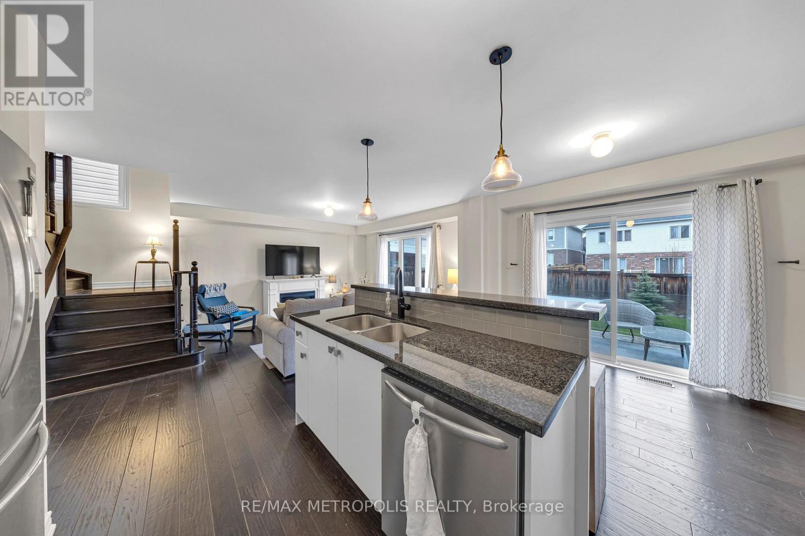 16 Treetops Boulevard, New Tecumseth, Ontario  L9R 0M3 - Photo 15 - N12993338