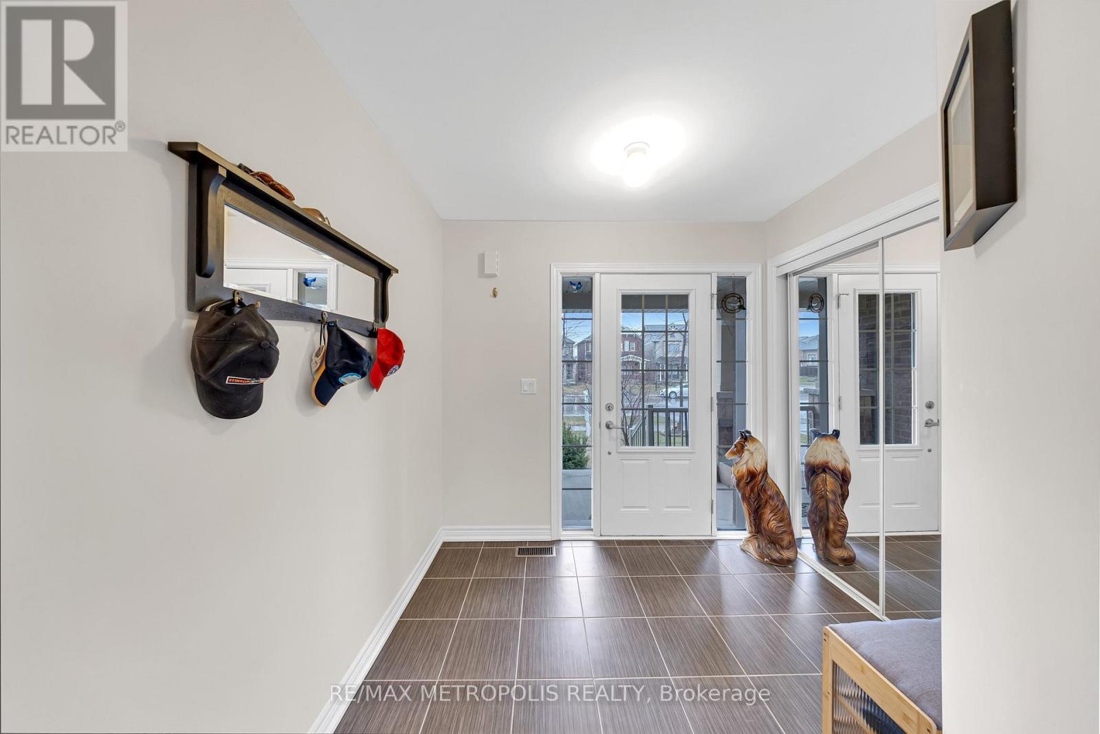 16 Treetops Boulevard, New Tecumseth, Ontario  L9R 0M3 - Photo 5 - N12993338