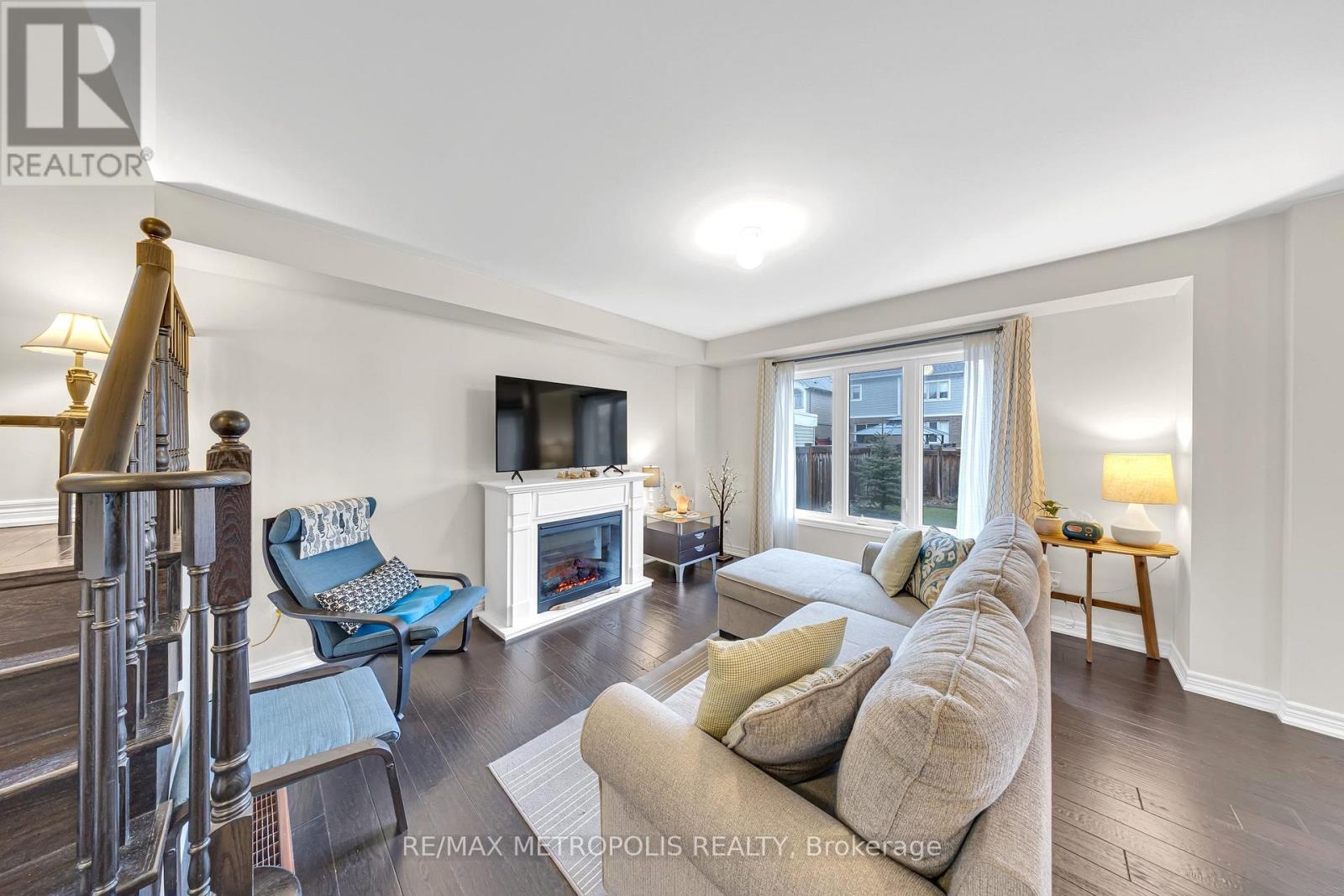 16 Treetops Boulevard, New Tecumseth, Ontario  L9R 0M3 - Photo 8 - N12993338