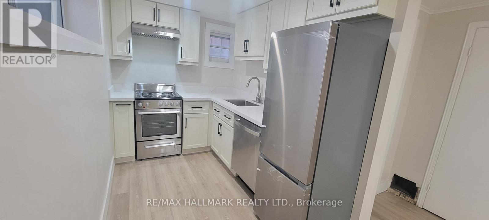 1 - 159 Richmond Street, Richmond Hill, Ontario  L4C 3Y7 - Photo 4 - N12961492