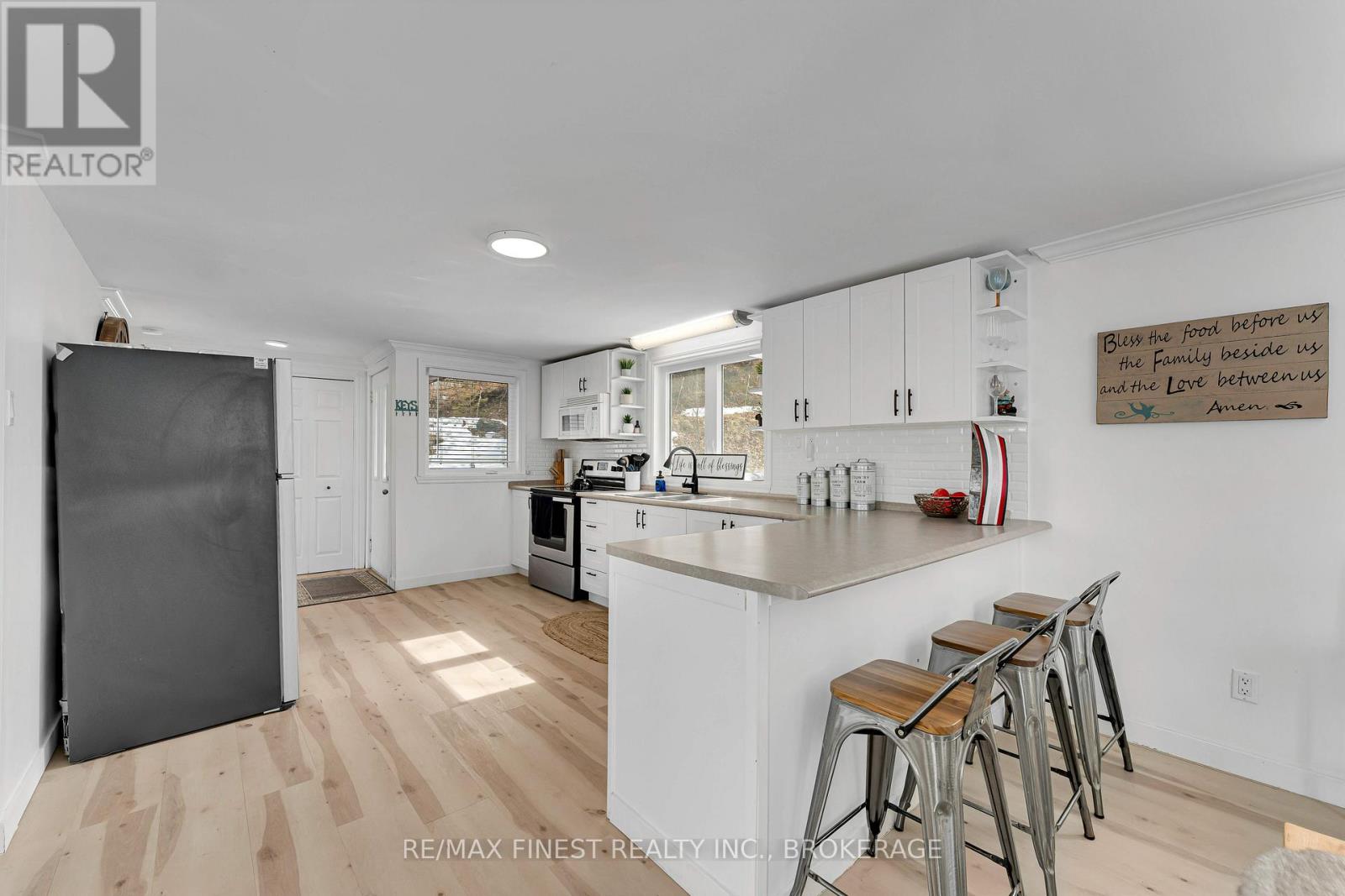 1066 Mountvale Point Road, Frontenac, Ontario  K0H 2P0 - Photo 4 - X12970374