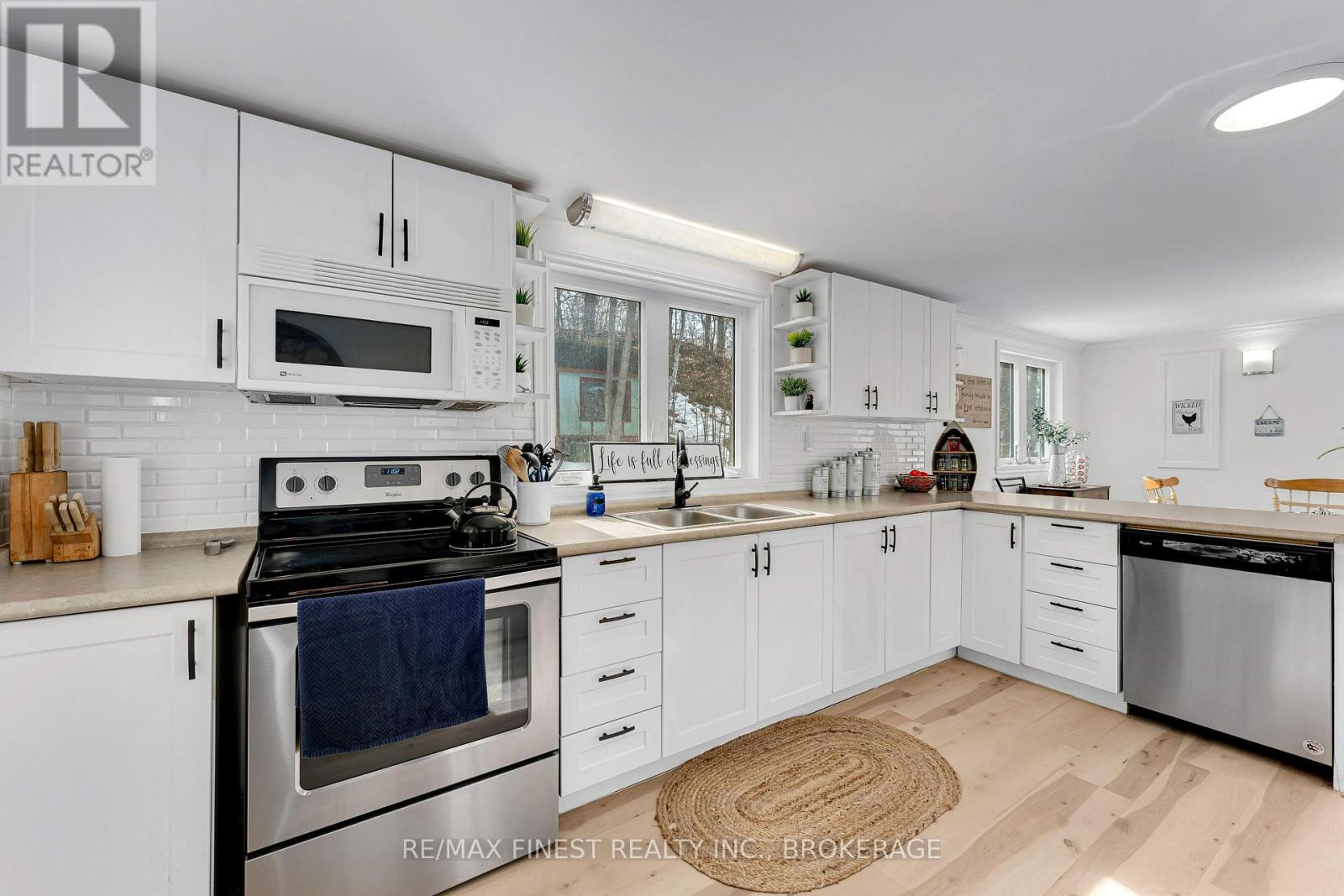 1066 Mountvale Point Road, Frontenac, Ontario  K0H 2P0 - Photo 5 - X12970374