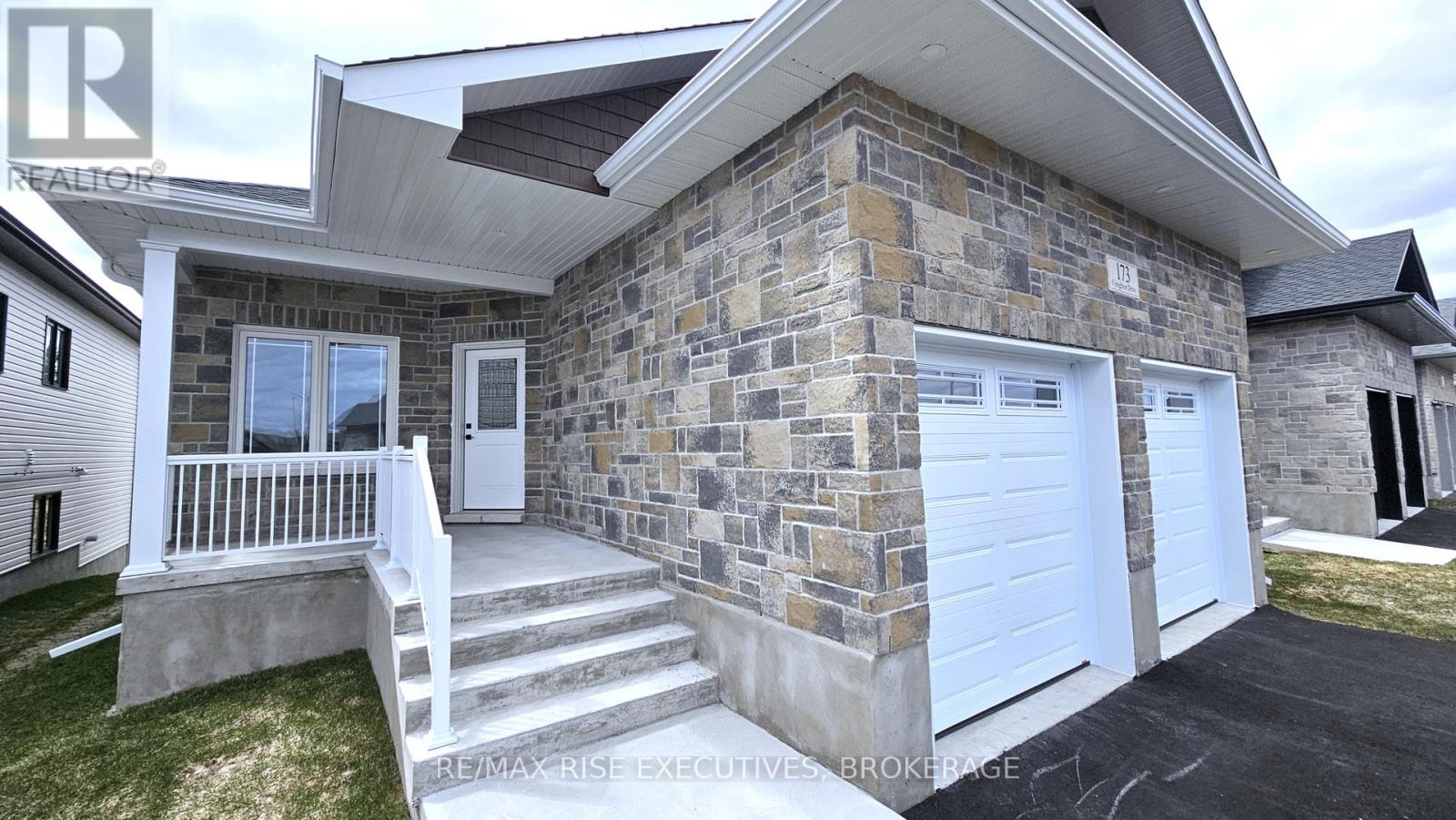 173 Creighton Drive, Loyalist, Ontario K0H 2H0 - Photo 10 - X12972532