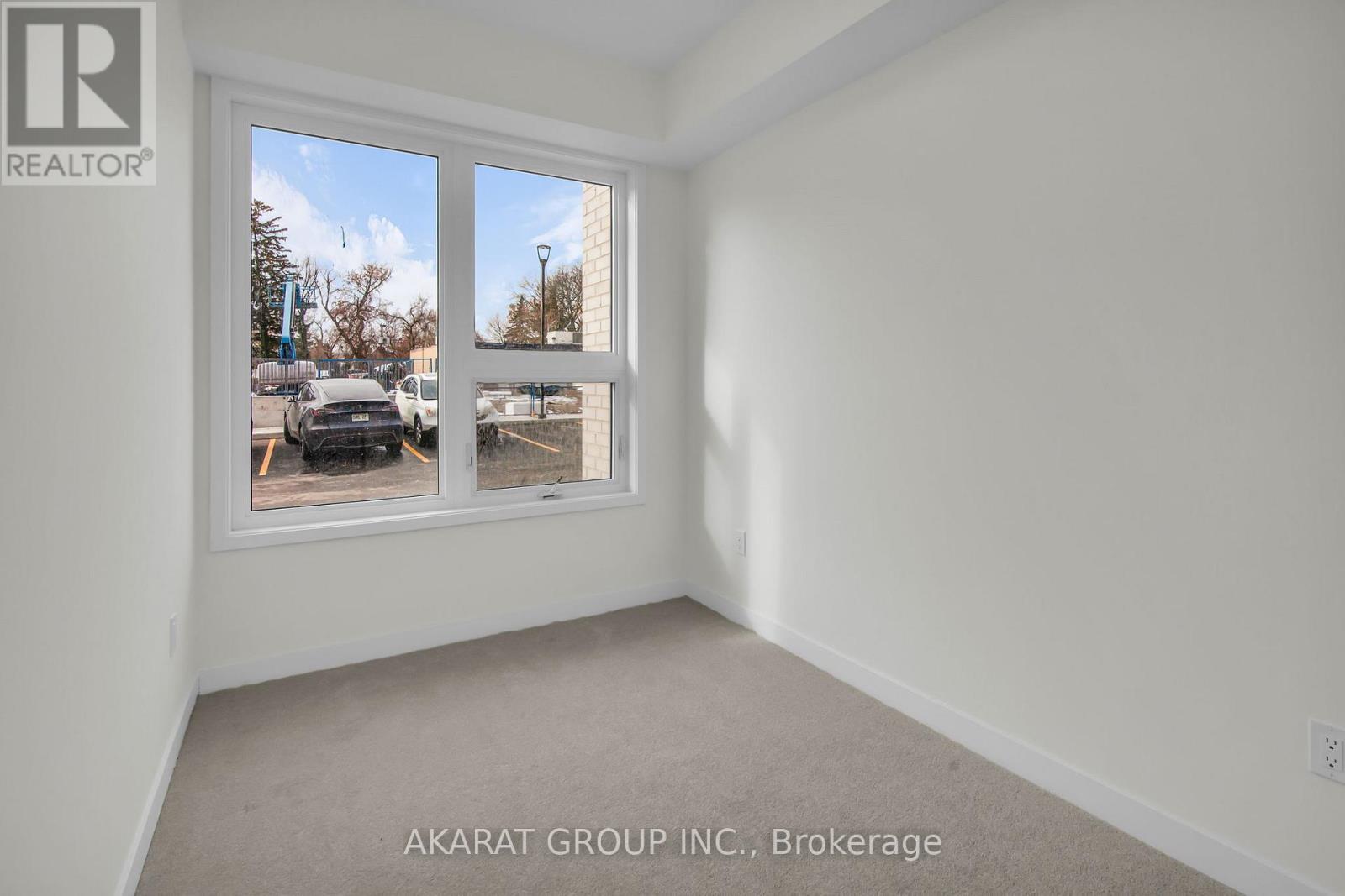 13 - 498 Plains Road E, Burlington, Ontario  L7T 0C9 - Photo 13 - W12993282