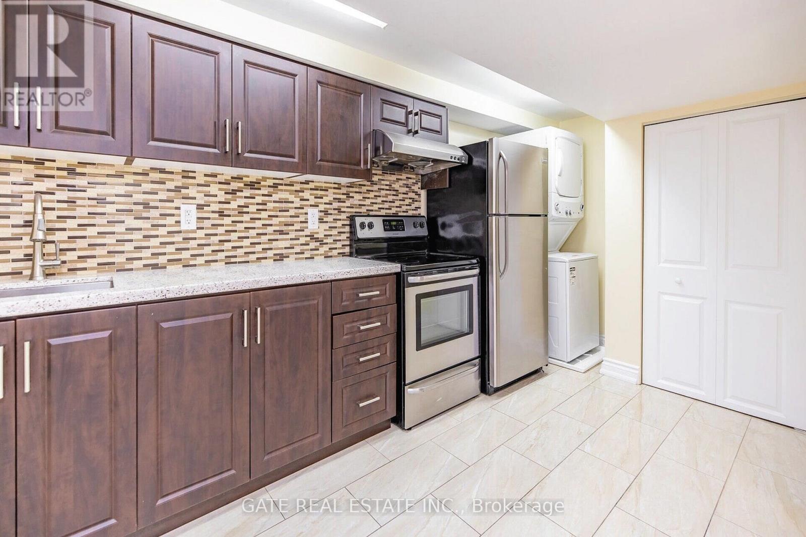 60 Scott Street, Brampton, Ontario  L6V 1S3 - Photo 8 - W12993294