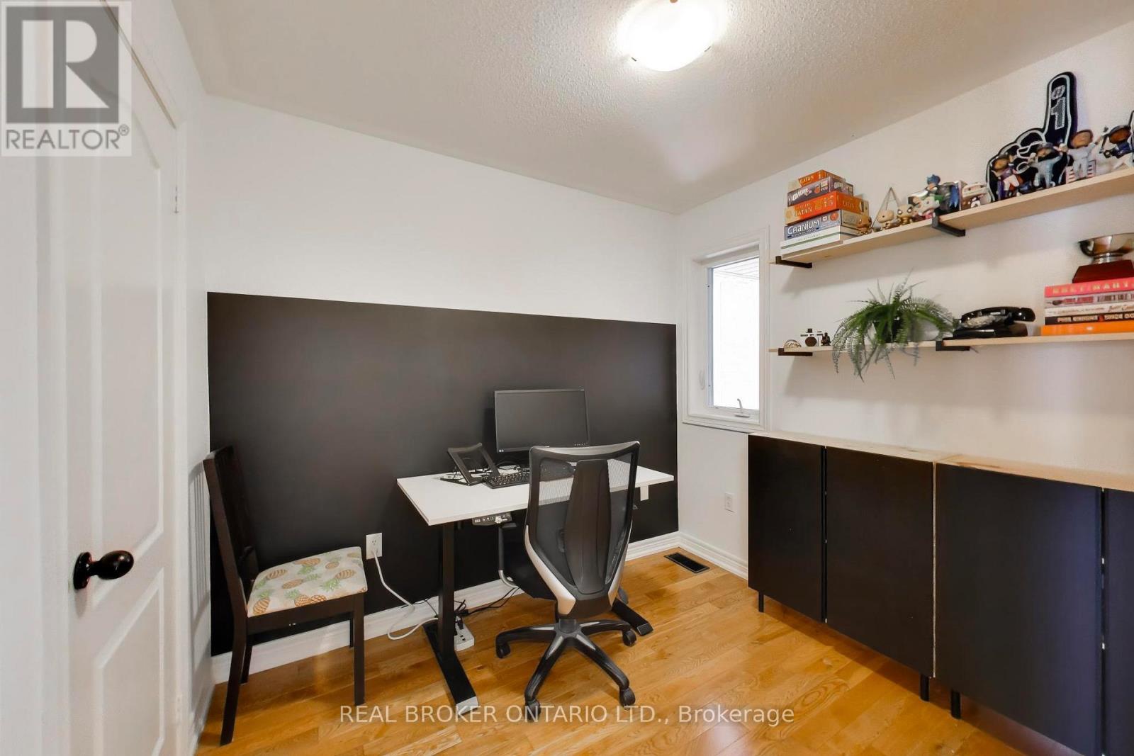 60 Mary Chapman Boulevard, Toronto, Ontario  M9M 0B2 - Photo 22 - W12993300