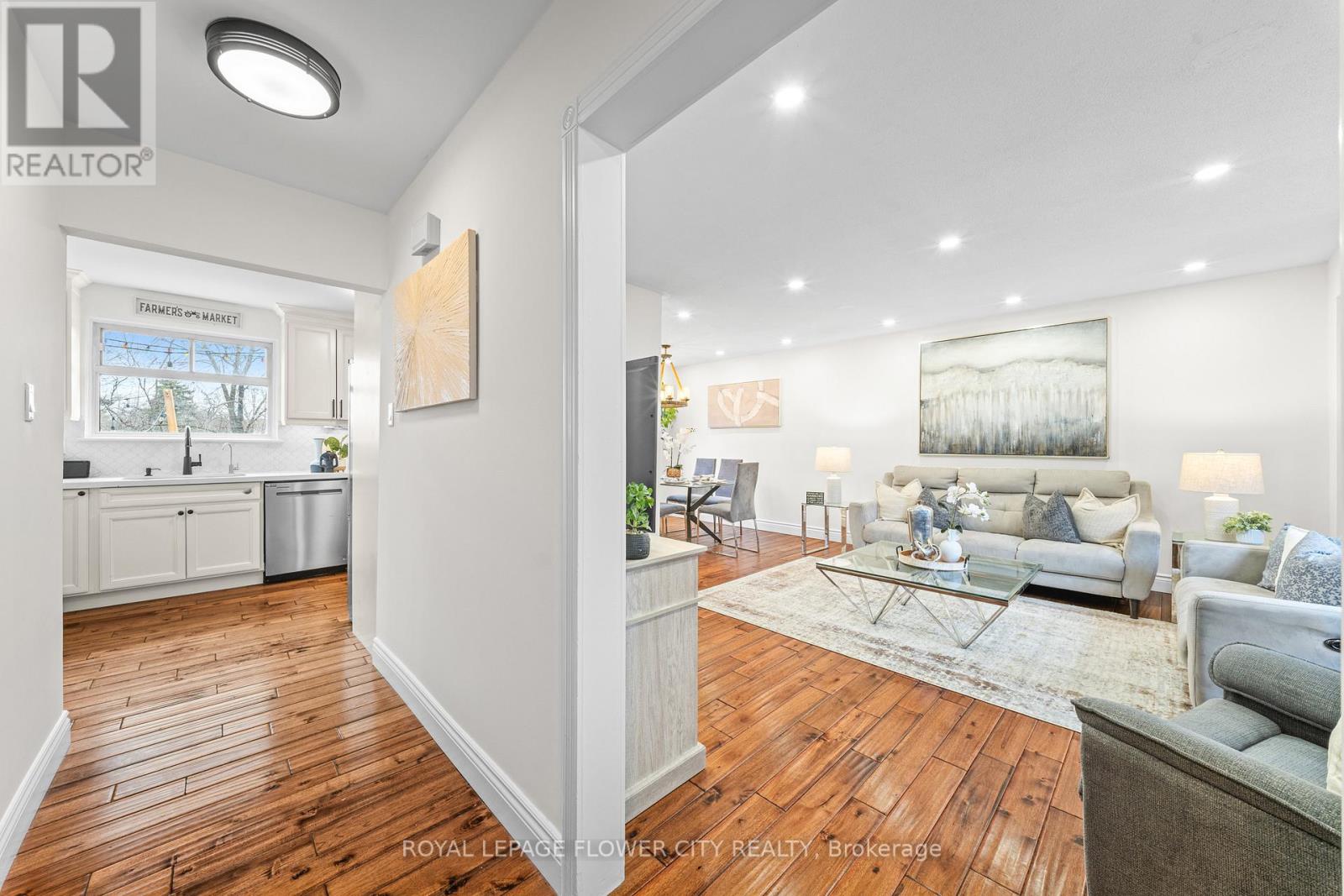 15 Jasper Crescent, Brampton, Ontario  L6S 1W8 - Photo 11 - W12993304