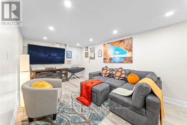 15 Jasper Crescent, Brampton, Ontario  L6S 1W8 - Photo 36 - W12993304