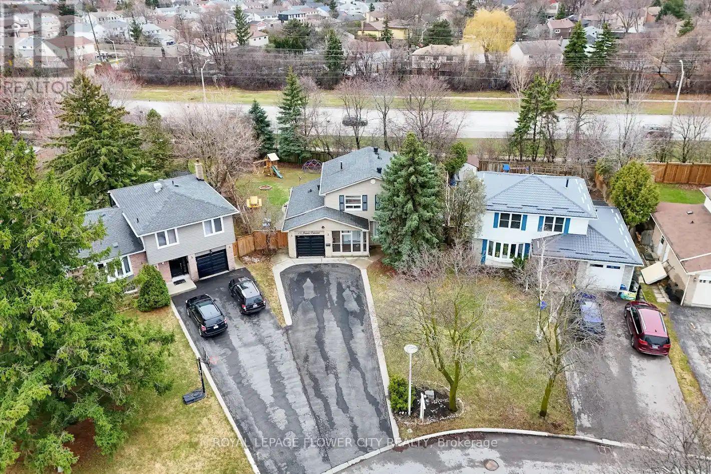 15 Jasper Crescent, Brampton, Ontario  L6S 1W8 - Photo 4 - W12993304