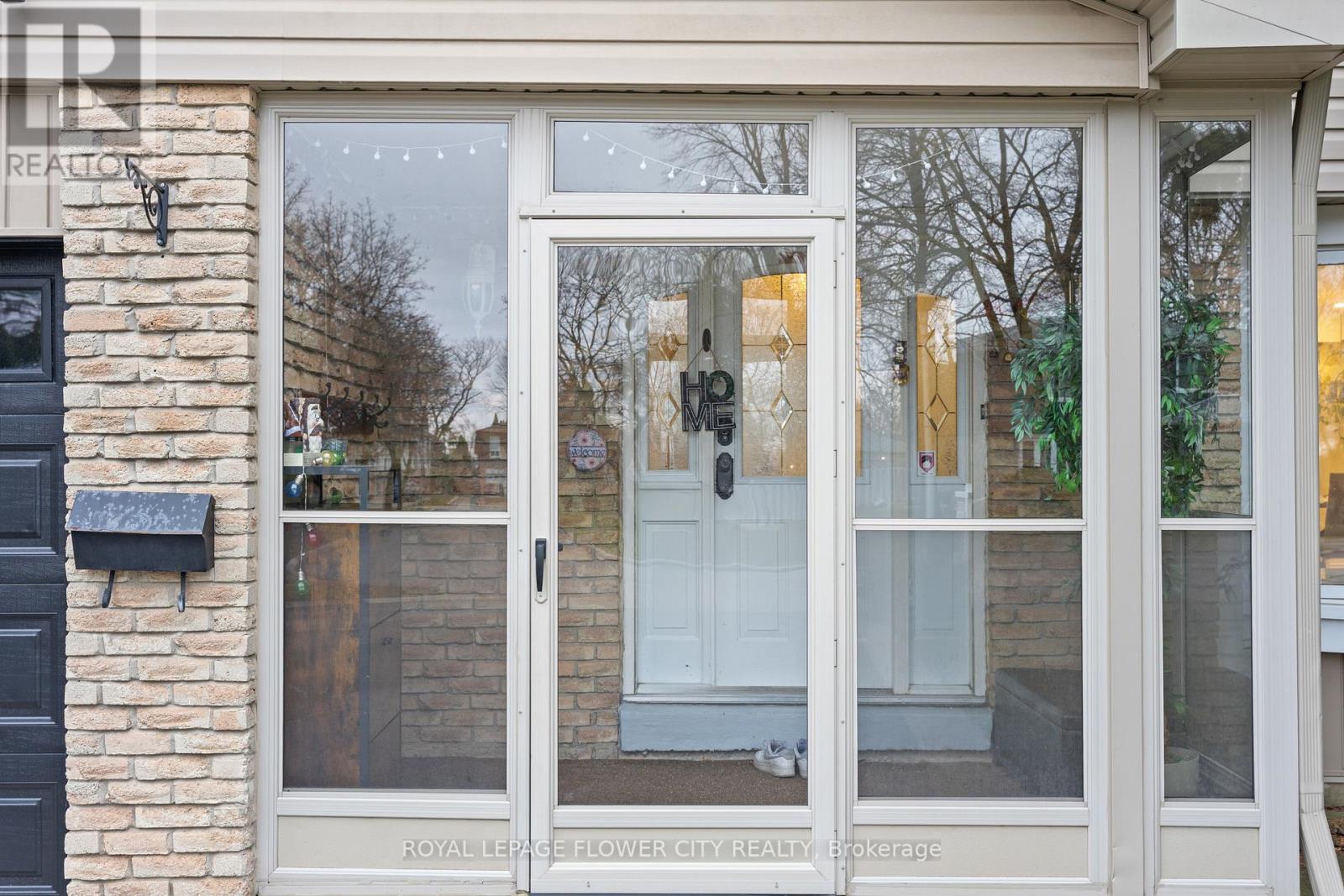 15 Jasper Crescent, Brampton, Ontario  L6S 1W8 - Photo 6 - W12993304