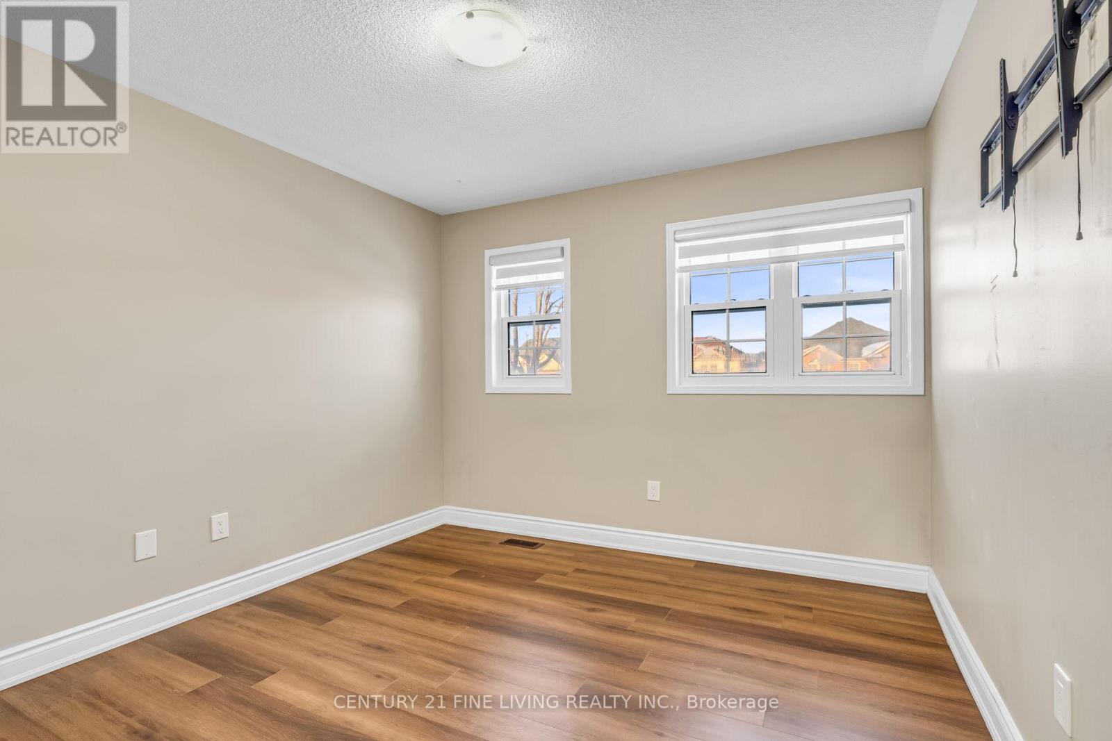 20 Edenvalley Road, Brampton, Ontario L7A 2M6 - Photo 27 - W12993320