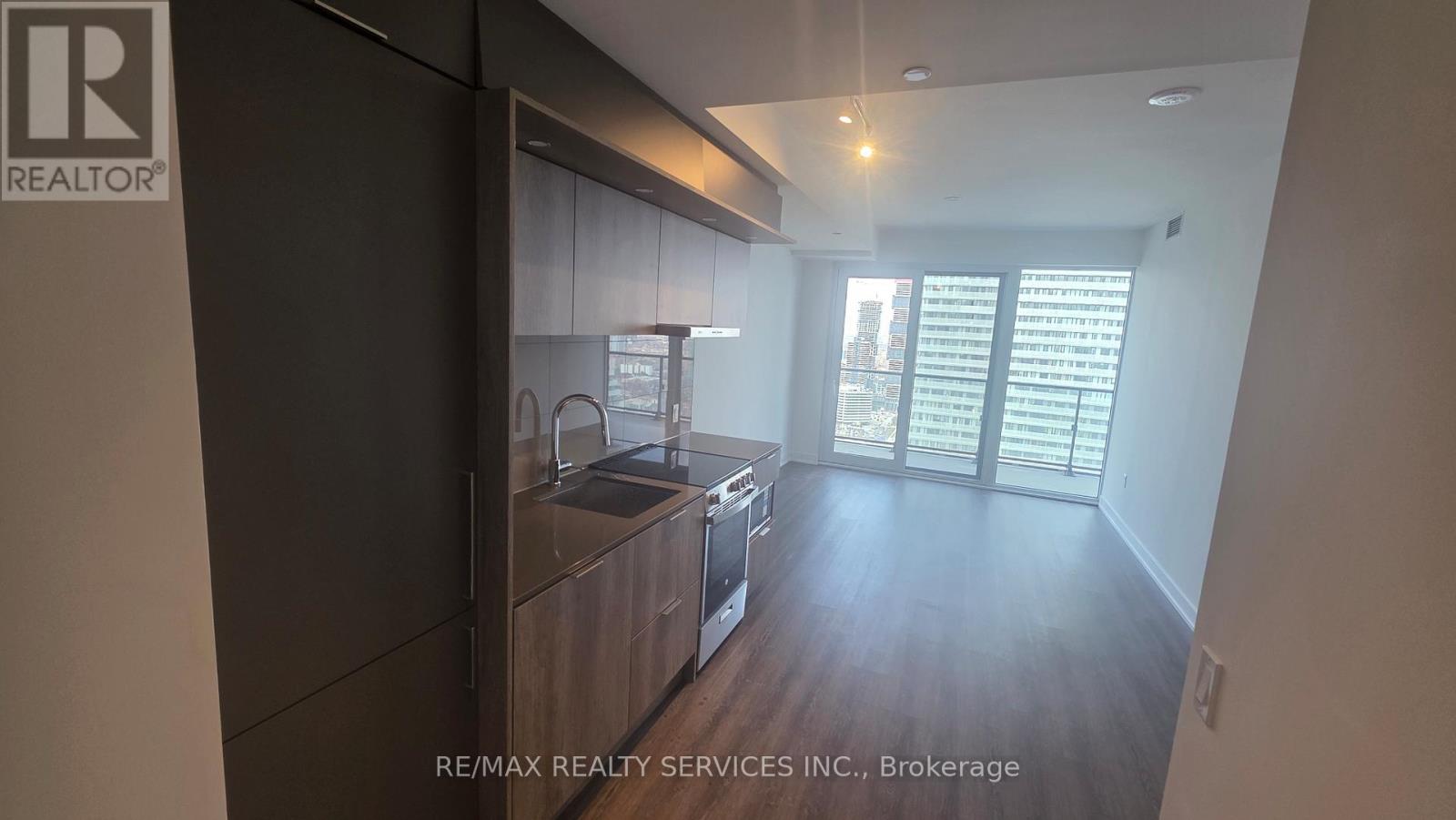 3706 - 448 Burnhamthorpe Road, Mississauga, Ontario  L5B 3M6 - Photo 10 - W12993330