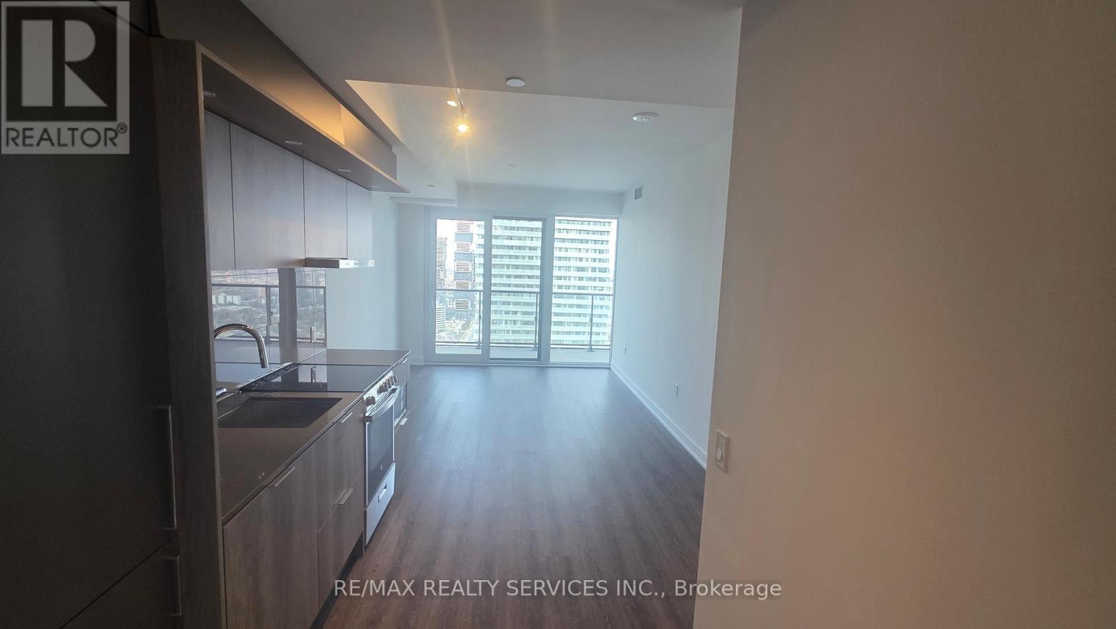 3706 - 448 Burnhamthorpe Road, Mississauga, Ontario  L5B 3M6 - Photo 11 - W12993330