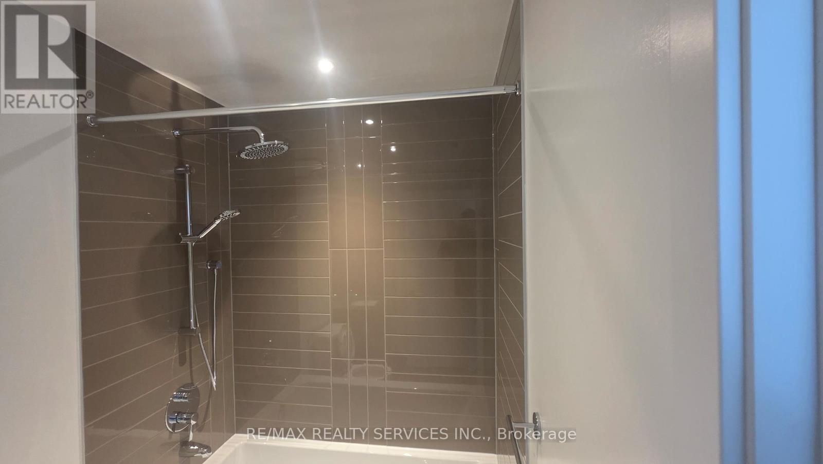 3706 - 448 Burnhamthorpe Road, Mississauga, Ontario  L5B 3M6 - Photo 14 - W12993330