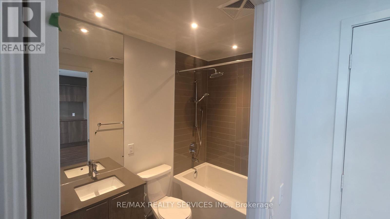 3706 - 448 Burnhamthorpe Road, Mississauga, Ontario  L5B 3M6 - Photo 15 - W12993330