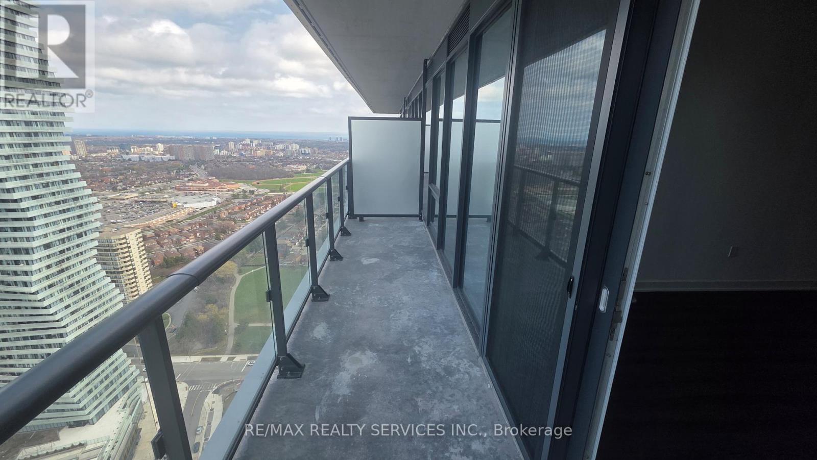 3706 - 448 Burnhamthorpe Road, Mississauga, Ontario  L5B 3M6 - Photo 5 - W12993330