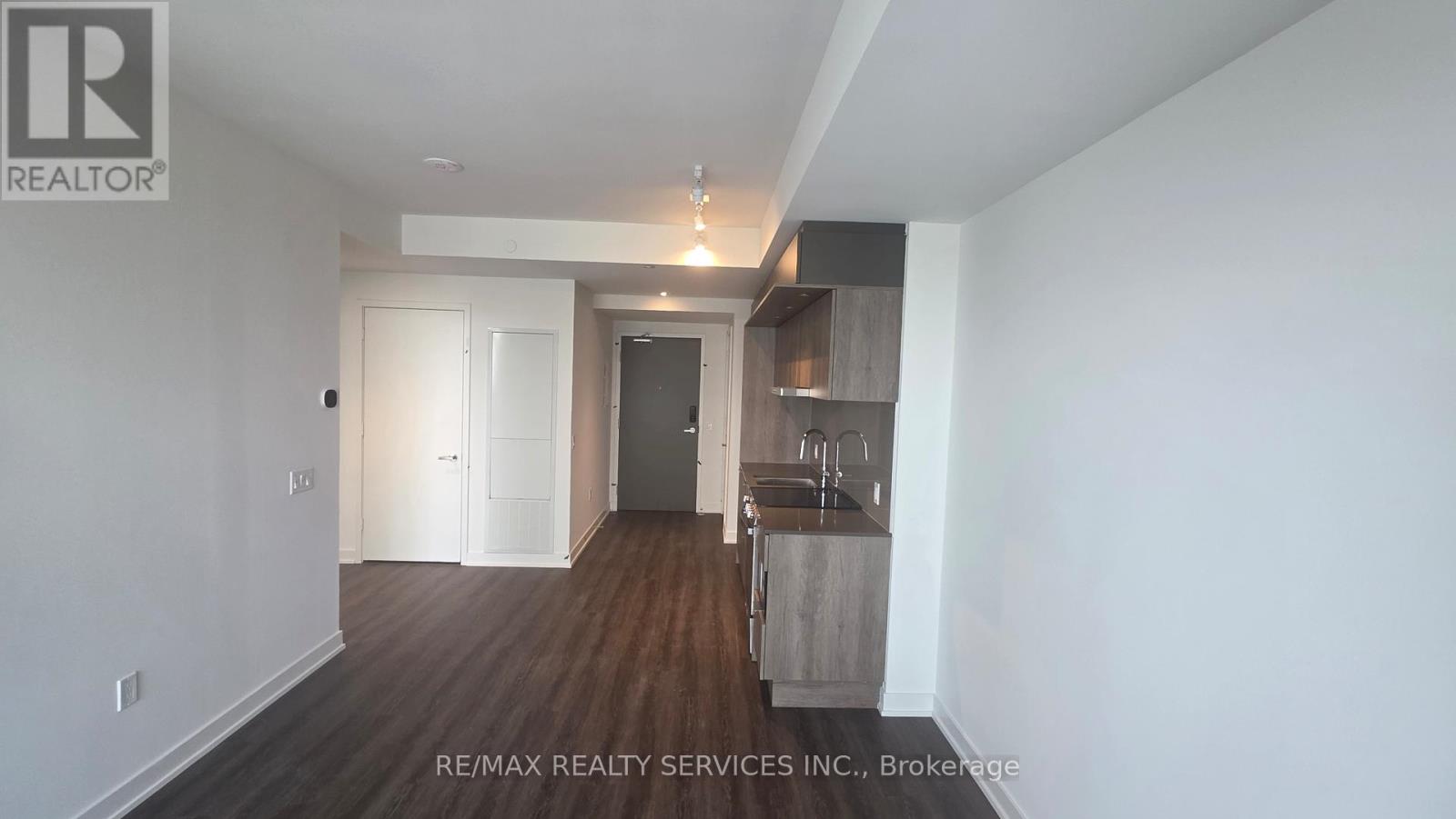 3706 - 448 Burnhamthorpe Road, Mississauga, Ontario  L5B 3M6 - Photo 7 - W12993330