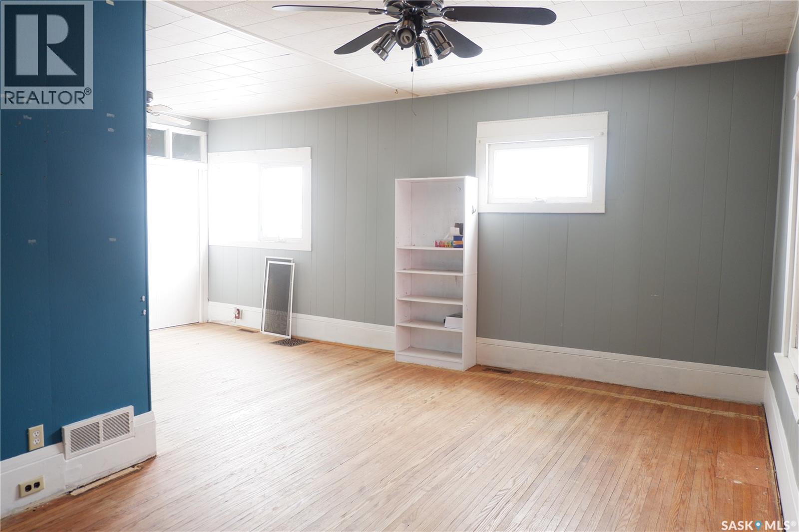 405 4th Avenue E, Assiniboia, Saskatchewan  S0H 0B0 - Photo 23 - SK032824