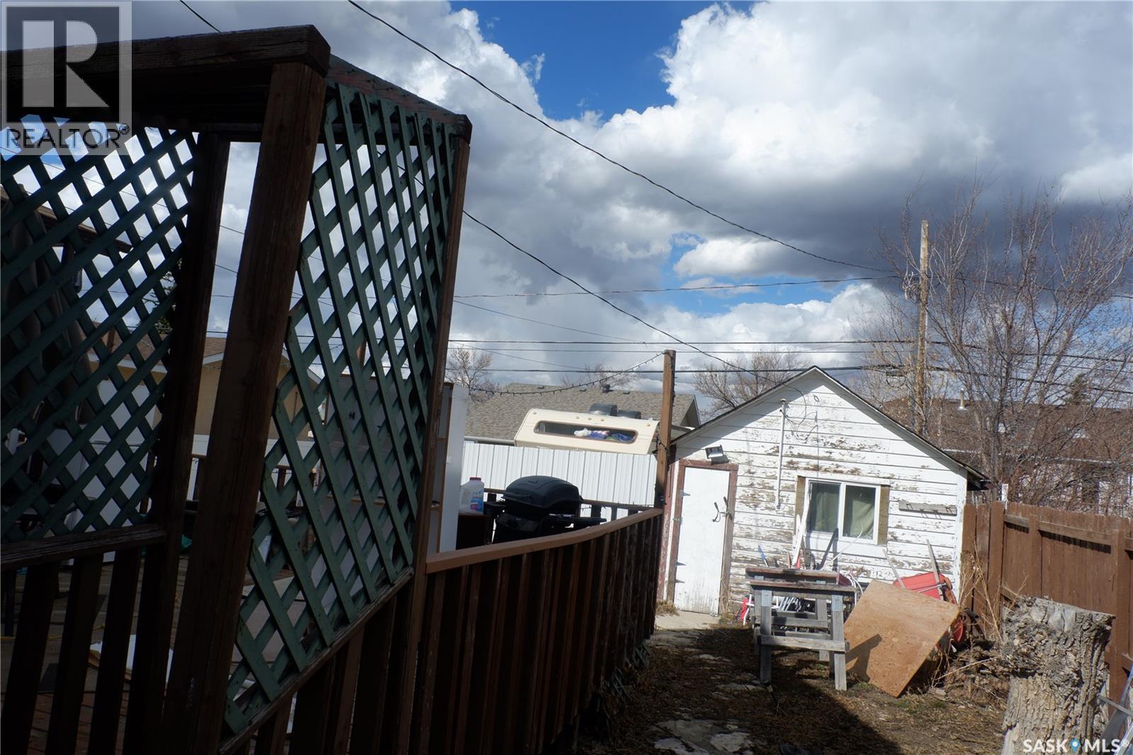 405 4th Avenue E, Assiniboia, Saskatchewan  S0H 0B0 - Photo 28 - SK032824