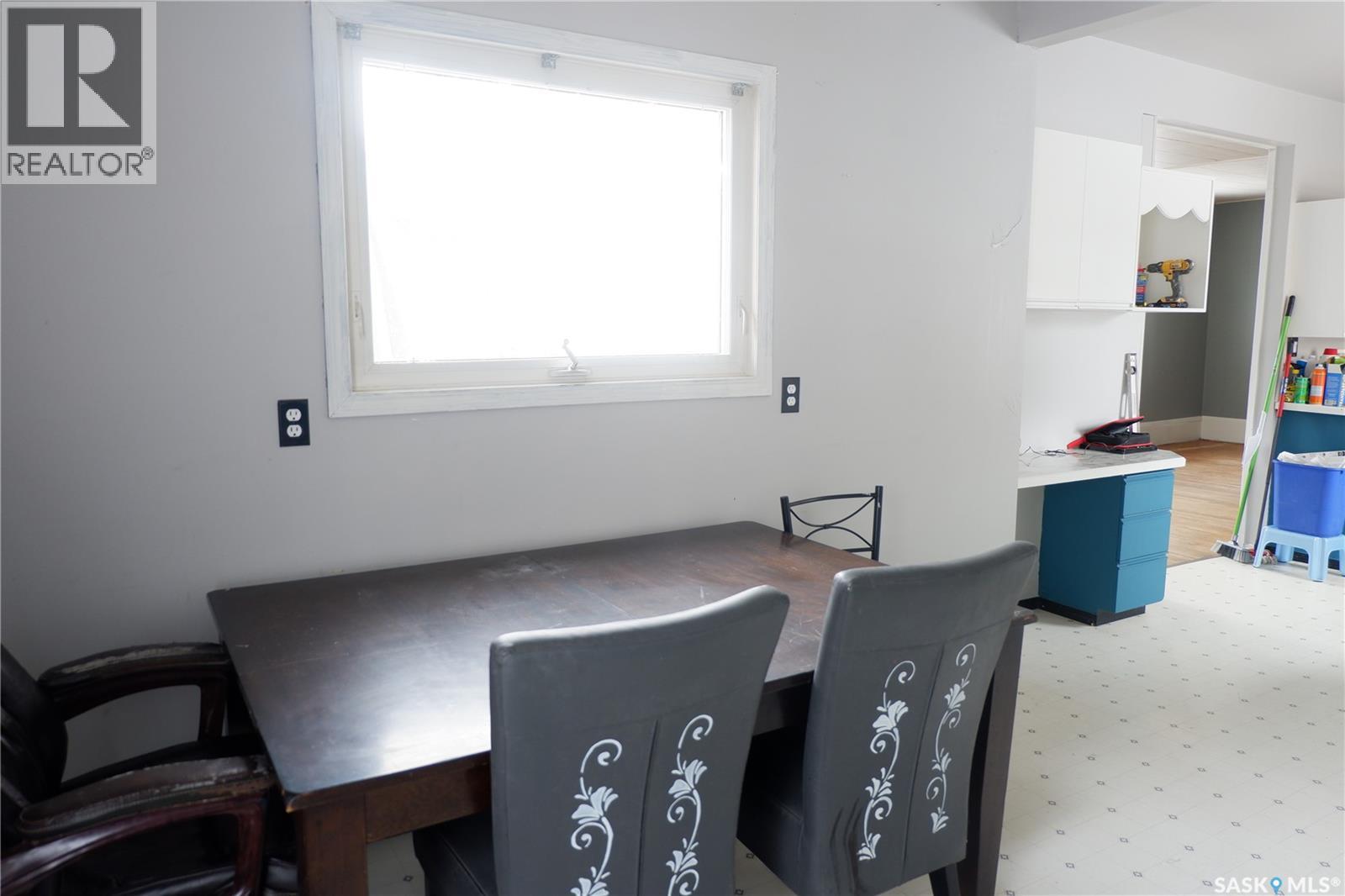 405 4th Avenue E, Assiniboia, Saskatchewan  S0H 0B0 - Photo 7 - SK032824