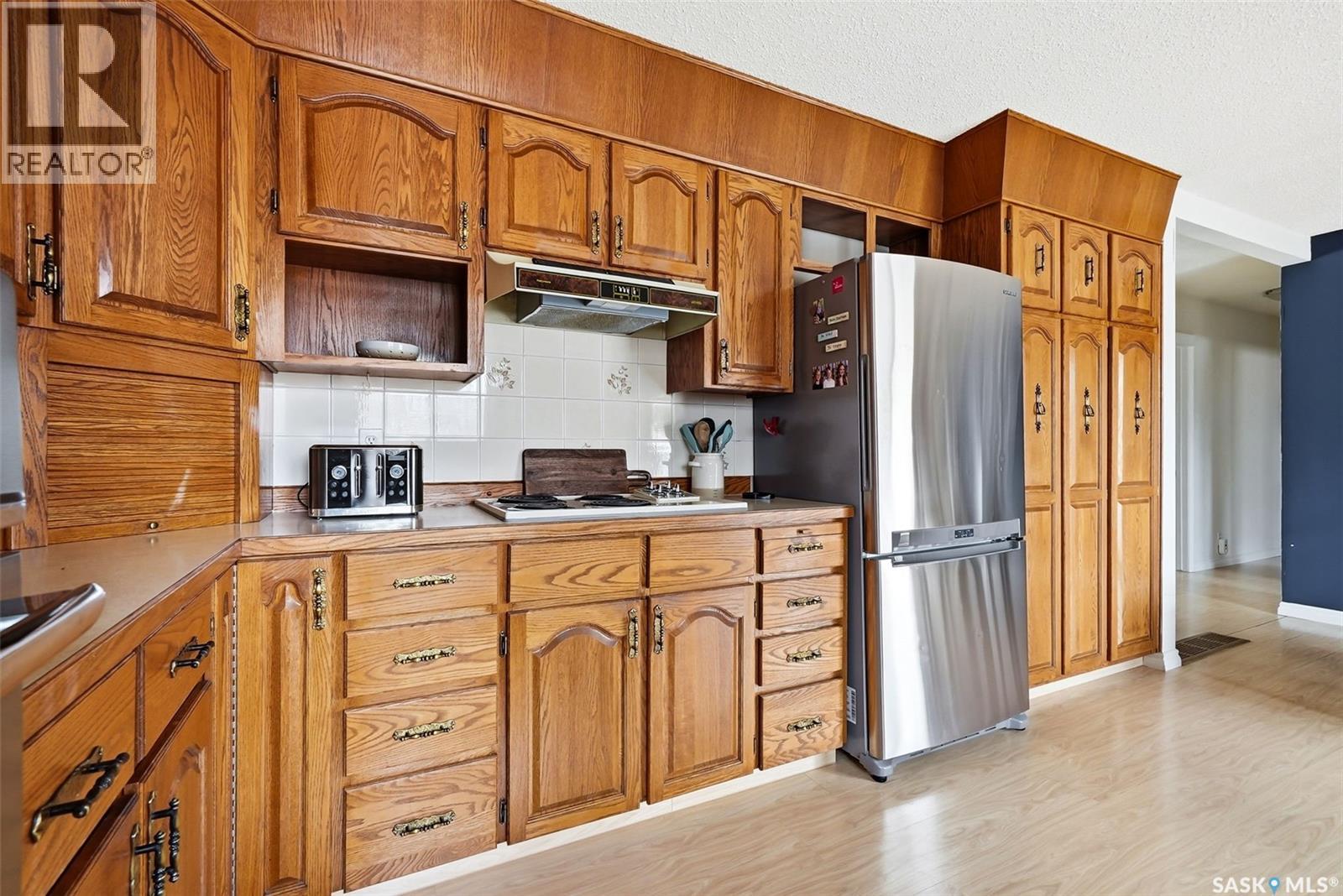 504 11th Street Ne, Weyburn, Saskatchewan  S4H 1J9 - Photo 12 - SK032693