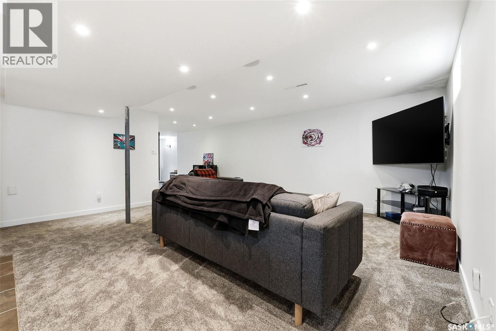 504 11th Street Ne, Weyburn, Saskatchewan  S4H 1J9 - Photo 27 - SK032693