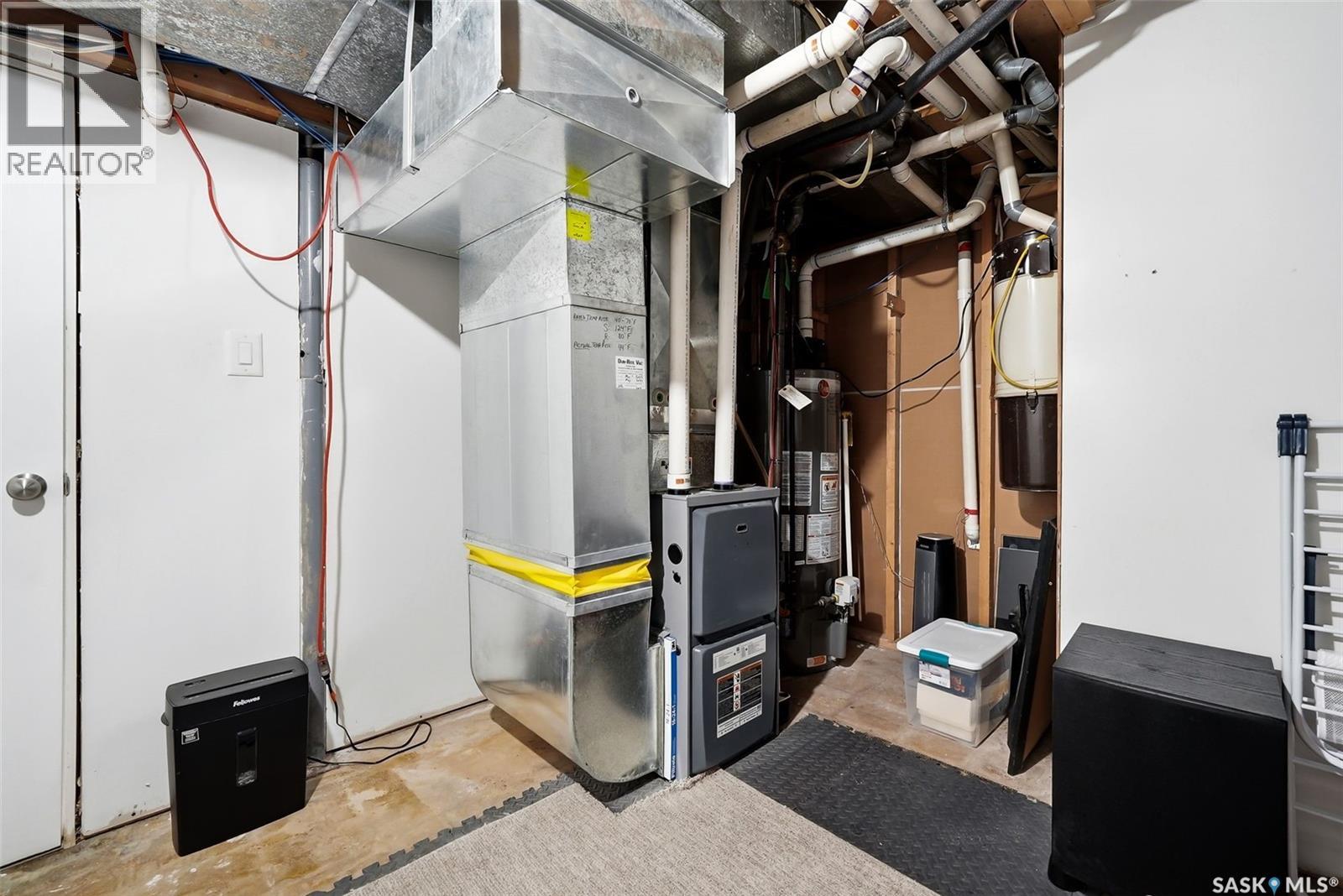 504 11th Street Ne, Weyburn, Saskatchewan  S4H 1J9 - Photo 35 - SK032693