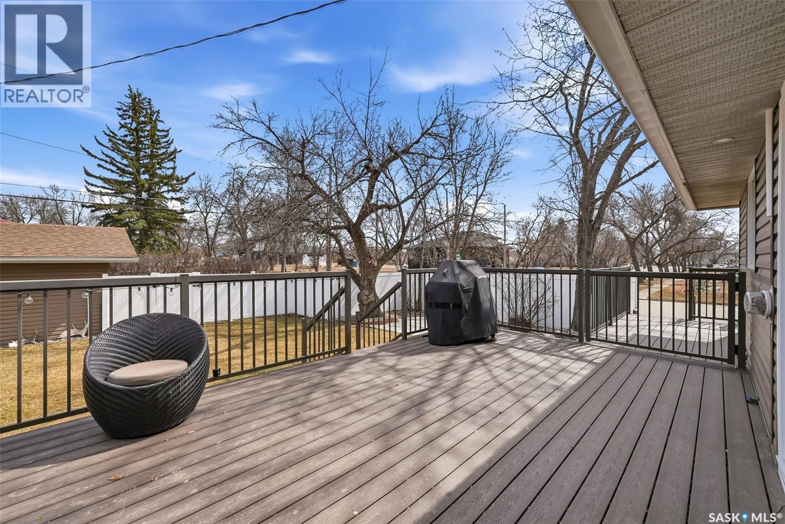 504 11th Street Ne, Weyburn, Saskatchewan  S4H 1J9 - Photo 37 - SK032693