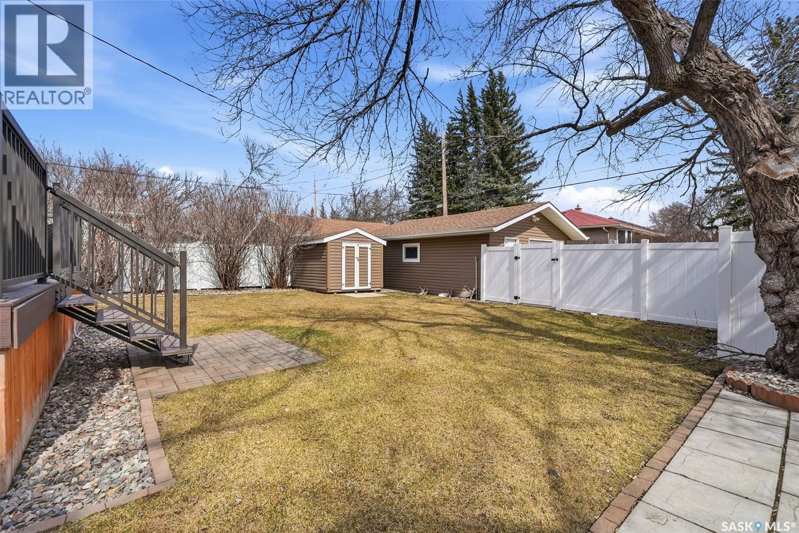 504 11th Street Ne, Weyburn, Saskatchewan  S4H 1J9 - Photo 38 - SK032693