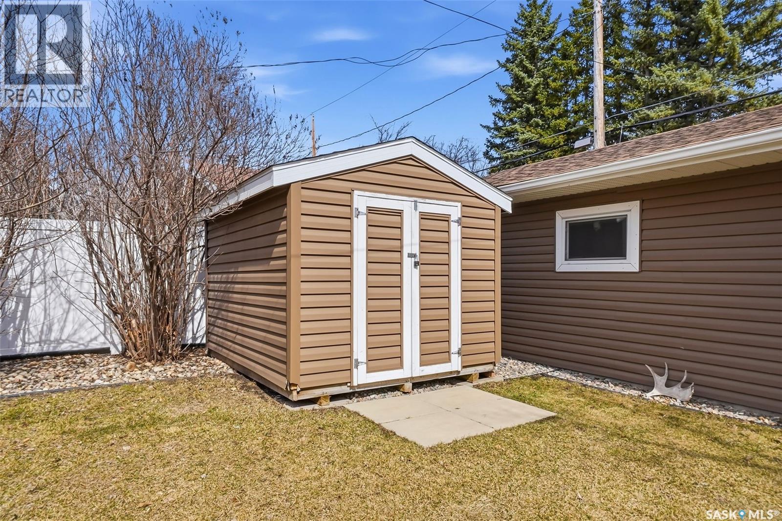 504 11th Street Ne, Weyburn, Saskatchewan  S4H 1J9 - Photo 40 - SK032693