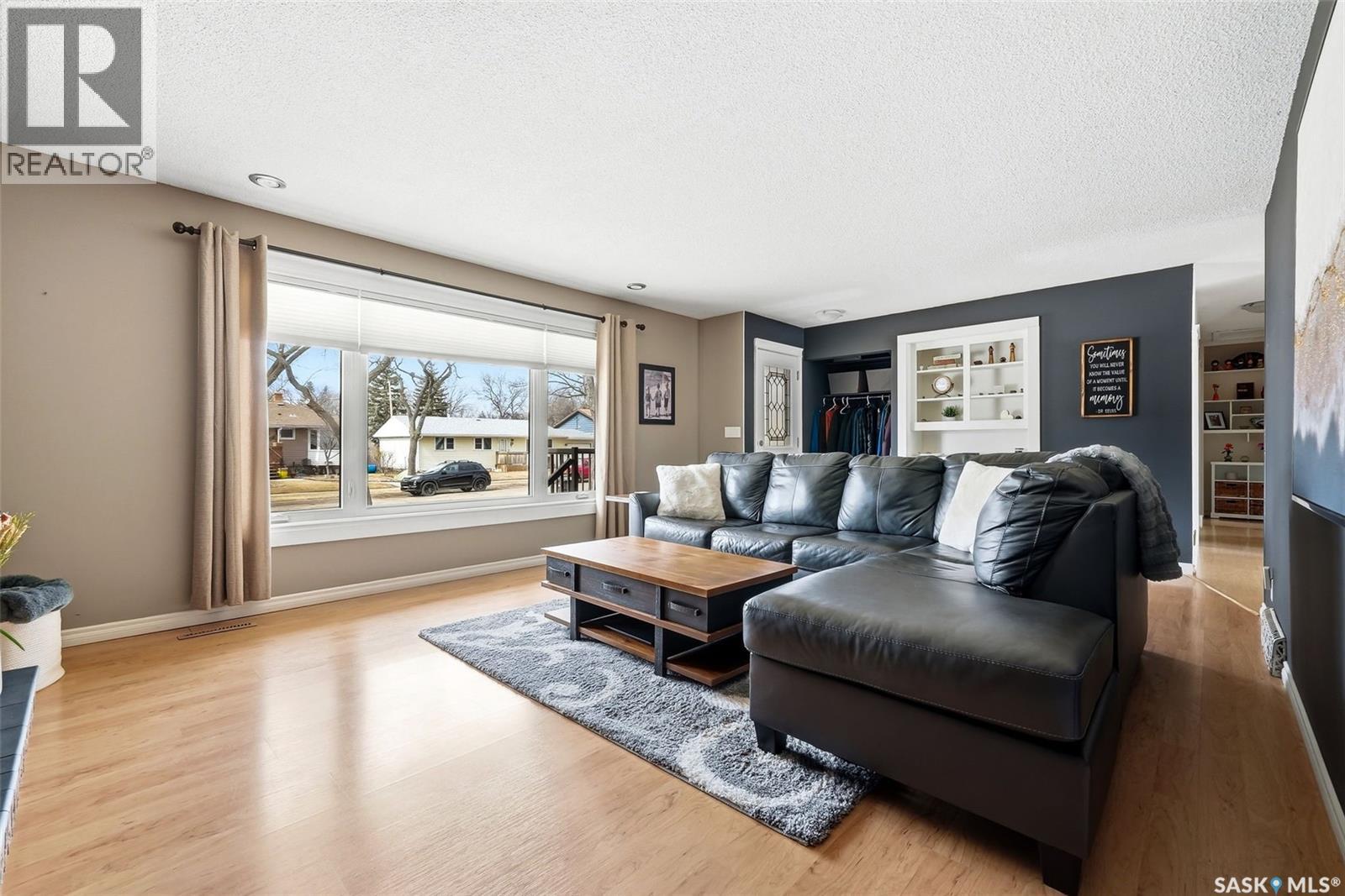 504 11th Street Ne, Weyburn, Saskatchewan  S4H 1J9 - Photo 6 - SK032693