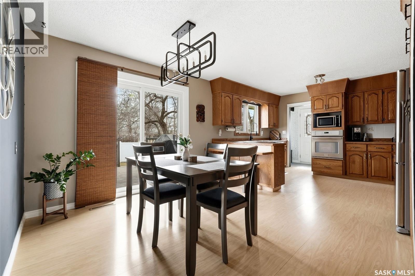 504 11th Street Ne, Weyburn, Saskatchewan  S4H 1J9 - Photo 8 - SK032693