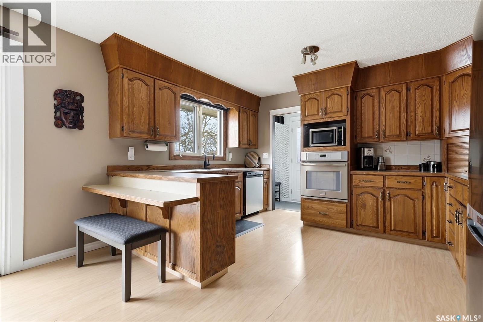 504 11th Street Ne, Weyburn, Saskatchewan  S4H 1J9 - Photo 9 - SK032693