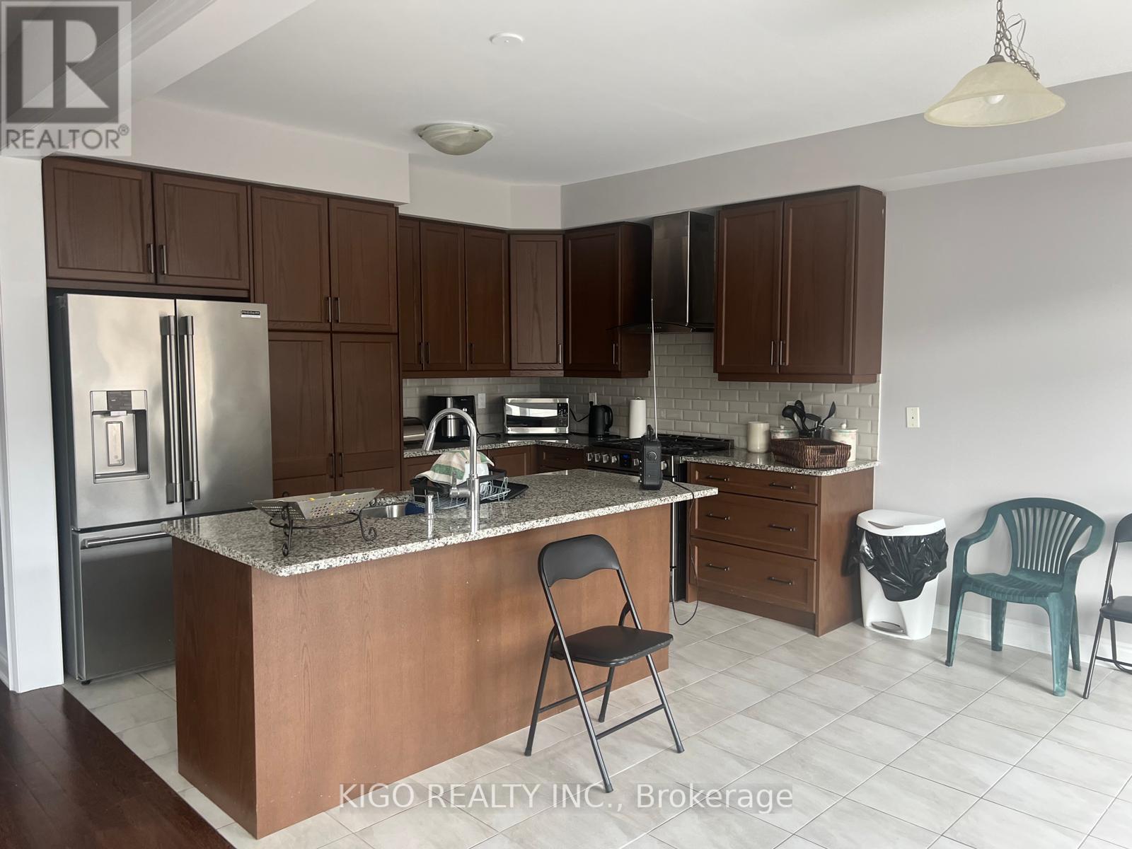 65 Stern Drive, Welland, Ontario  L3B 0M3 - Photo 2 - X12993336