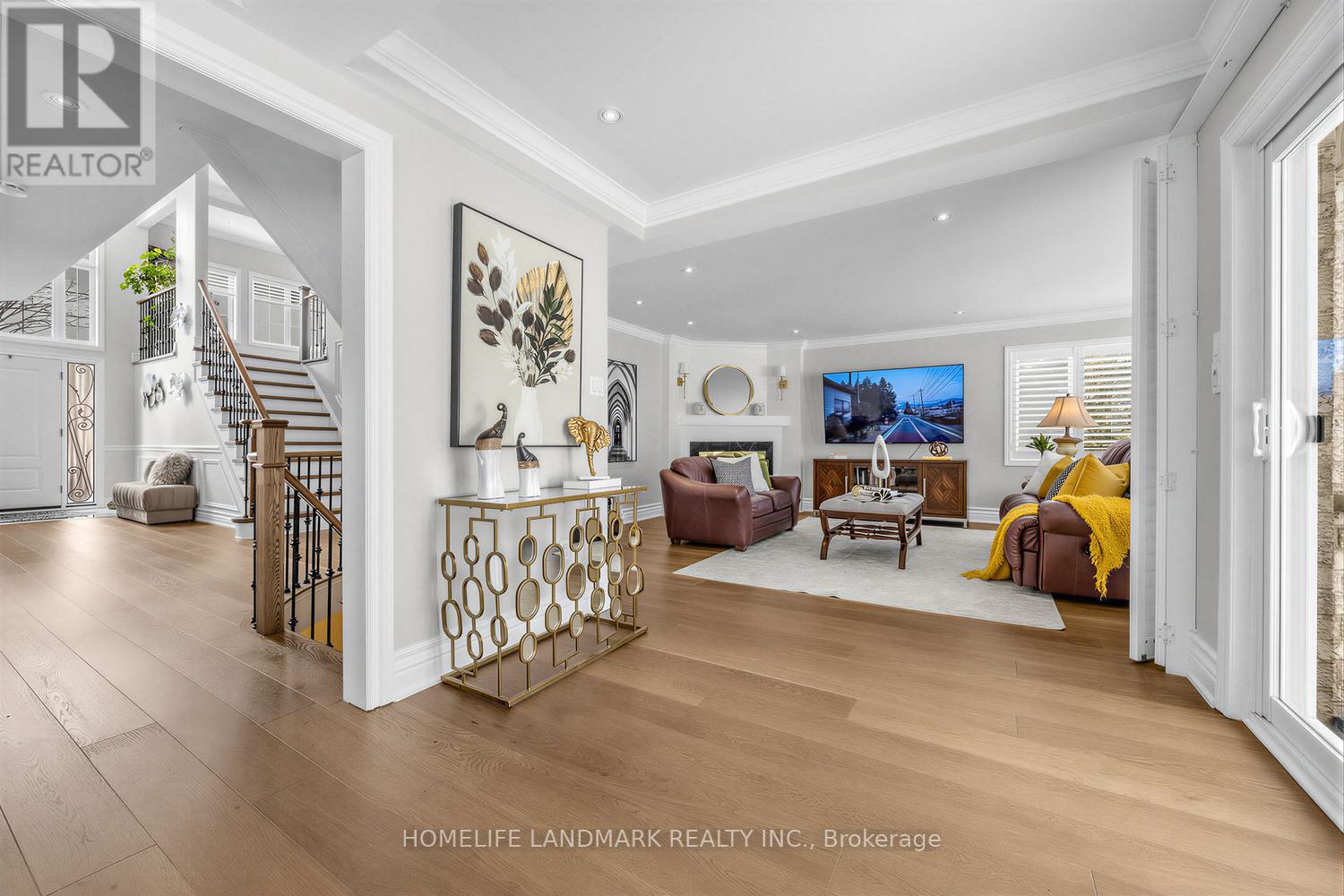 1098 Secretariate Road, Newmarket, Ontario  L3X 1M3 - Photo 2 - N12826844