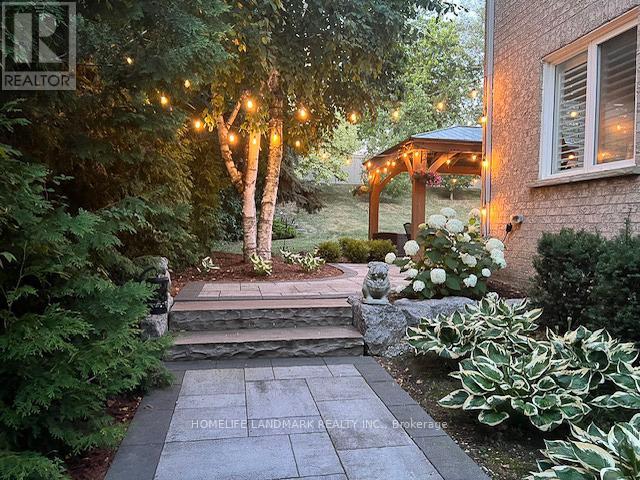 1098 Secretariate Road, Newmarket, Ontario  L3X 1M3 - Photo 39 - N12826844