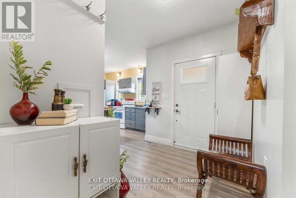 44 Lacroix Bay Road, Whitewater Region, Ontario  K0J 2L0 - Photo 8 - X12889546