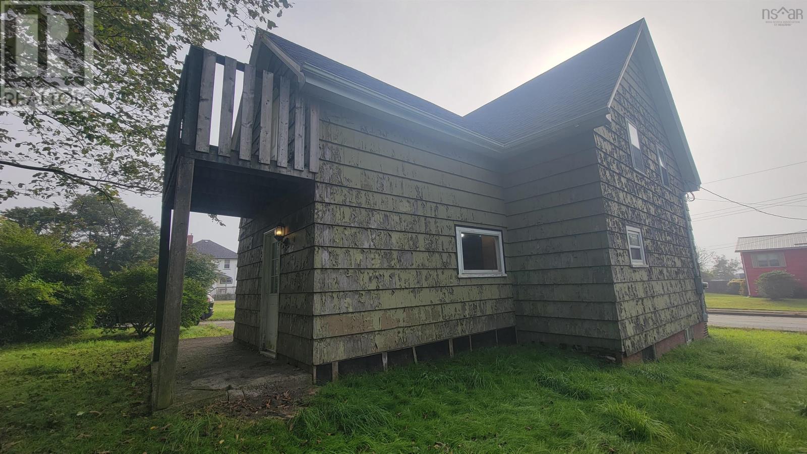 5 Prince Street, Yarmouth, Nova Scotia  B5A 1R4 - Photo 2 - 202522464