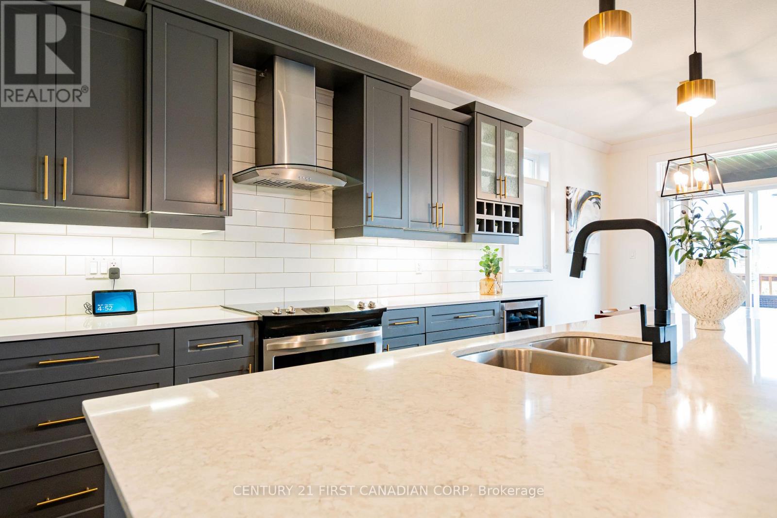 2085 Gough Avenue, London North, Ontario  N5X 0K4 - Photo 10 - X12993376