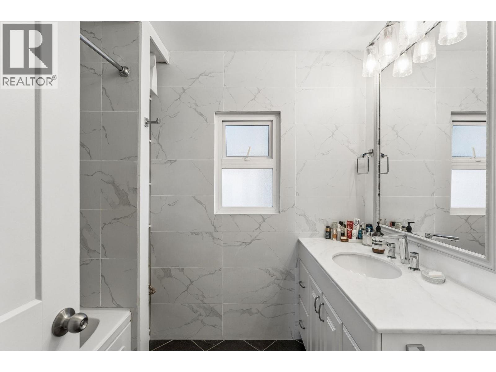 2486 Eton Street, Vancouver, British Columbia  V5K 1J5 - Photo 16 - R3110437