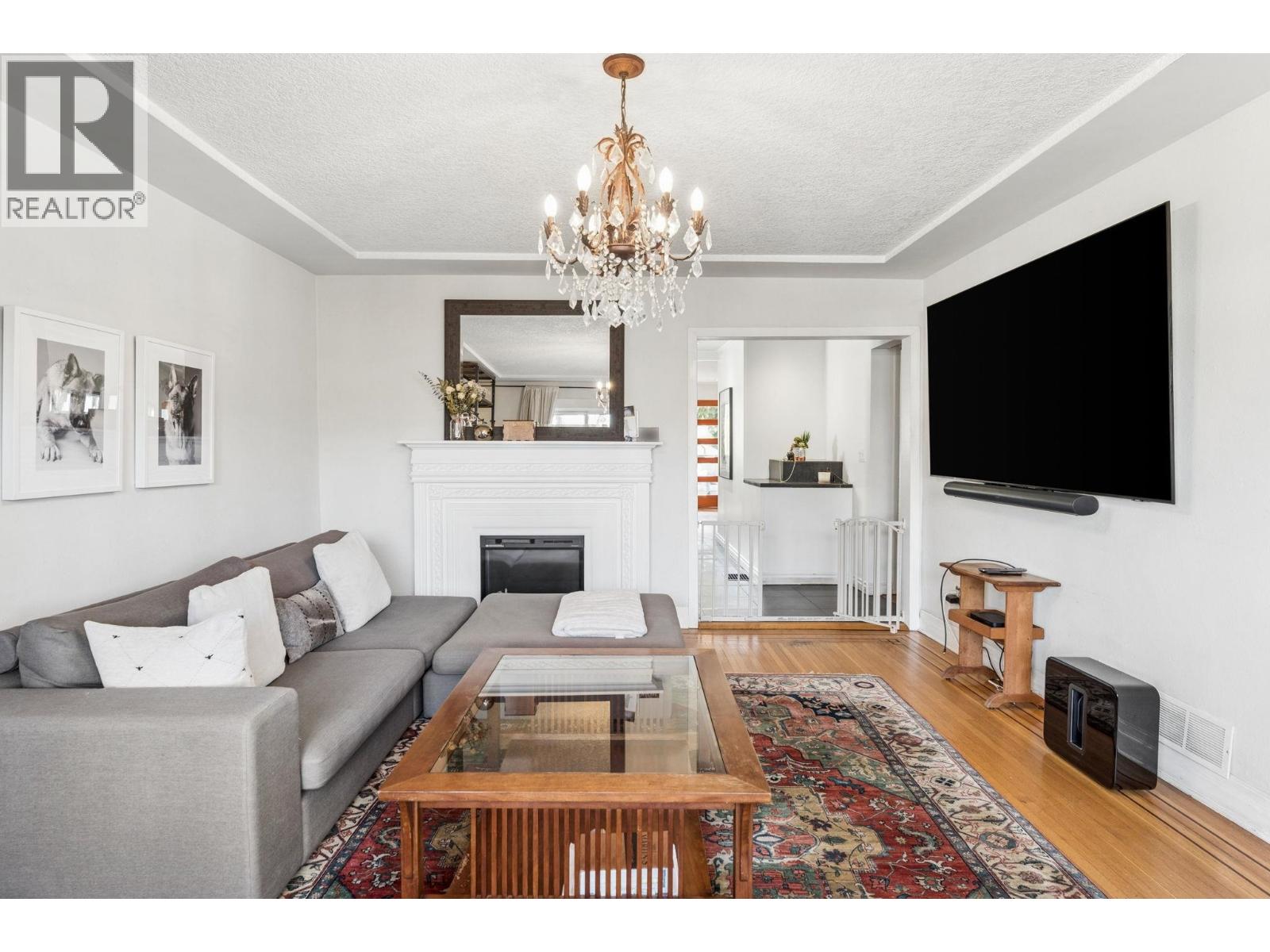 2486 Eton Street, Vancouver, British Columbia  V5K 1J5 - Photo 5 - R3110437