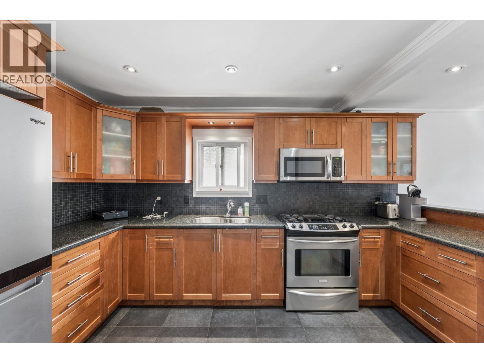 2486 Eton Street, Vancouver, British Columbia  V5K 1J5 - Photo 12 - R3110437