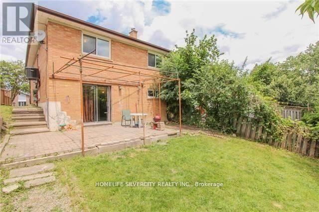 Upper Level - 31 Lakeland Drive, Toronto, Ontario  M9V 1M8 - Photo 14 - W12855506