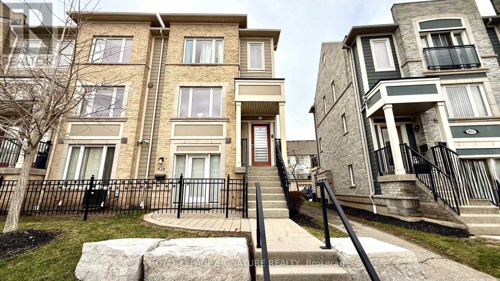 1 - 3025 Destination Drive, Mississauga, Ontario  L5M 0P3 - Photo 2 - W12762450