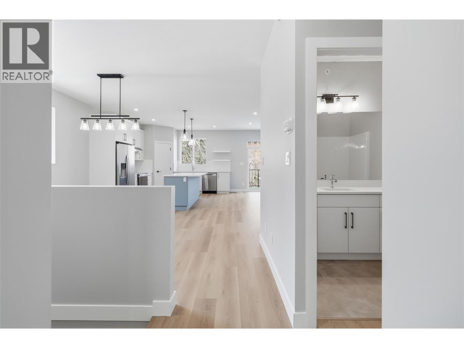 5868 Dallas Drive, Kamloops, British Columbia  V2C 4X2 - Photo 4 - 10374048