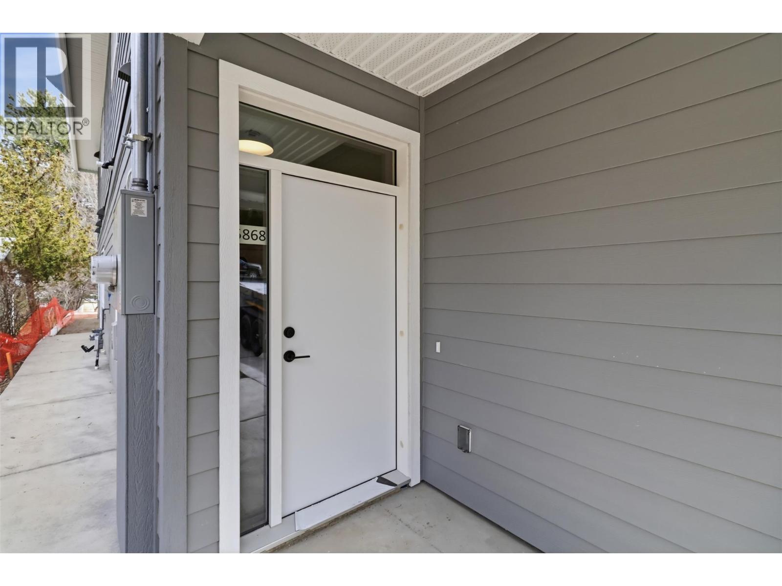 5868 Dallas Drive, Kamloops, British Columbia  V2C 4X2 - Photo 3 - 10374048