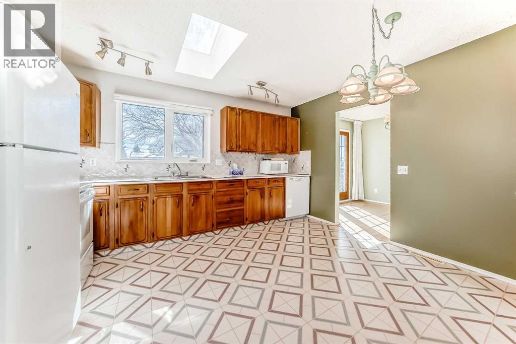 60 Huntham Road NE, Calgary, Alberta  T2K 4G1 - Photo 8 - A2299722