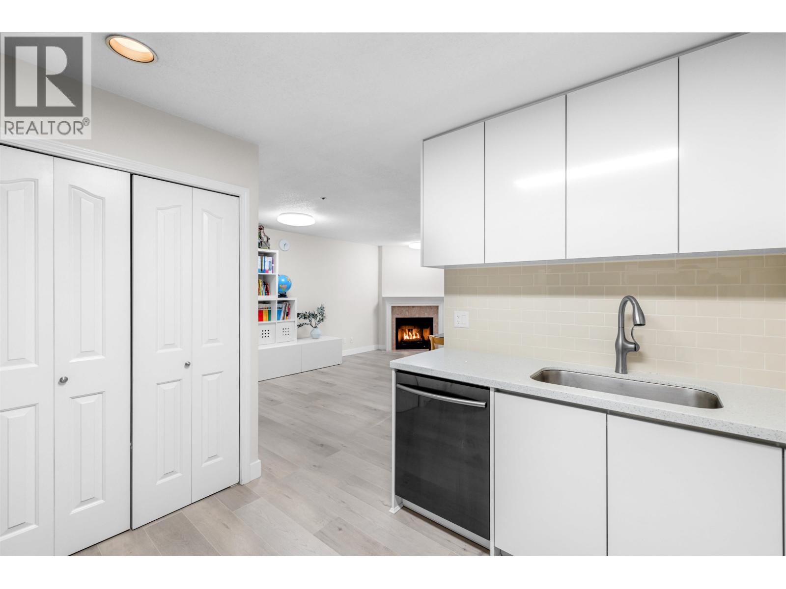 206 3668 Rae Avenue, Vancouver, British Columbia  V5R 6A7 - Photo 6 - R3110693