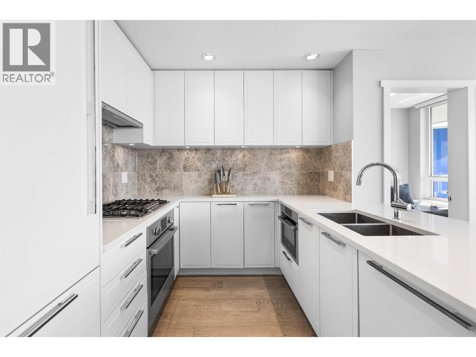 1210 118 Carrie Cates Court, North Vancouver, British Columbia  V7L 0B2 - Photo 10 - R3110697