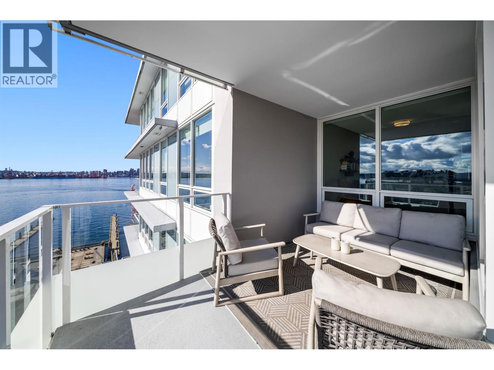 1210 118 Carrie Cates Court, North Vancouver, British Columbia  V7L 0B2 - Photo 2 - R3110697